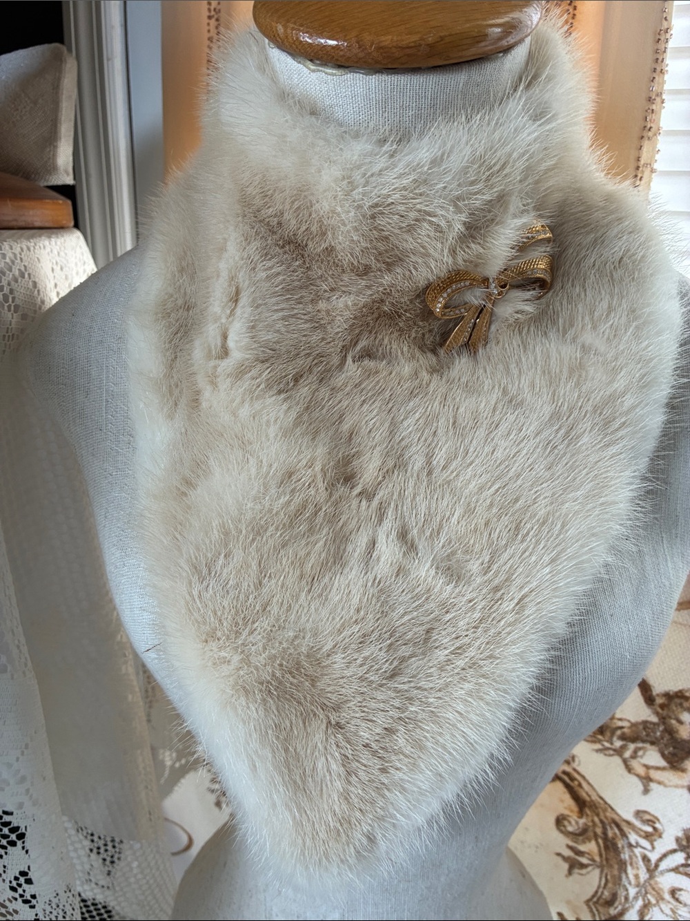 Vintage Cream Mink Fur Neck Wrap with Gold Bow Brooch